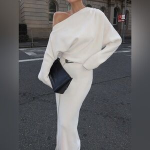 Asymmetrical Off Shoulder Solid Long Sleeve Maxi Dress